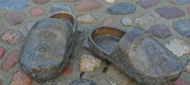 "Clogs"